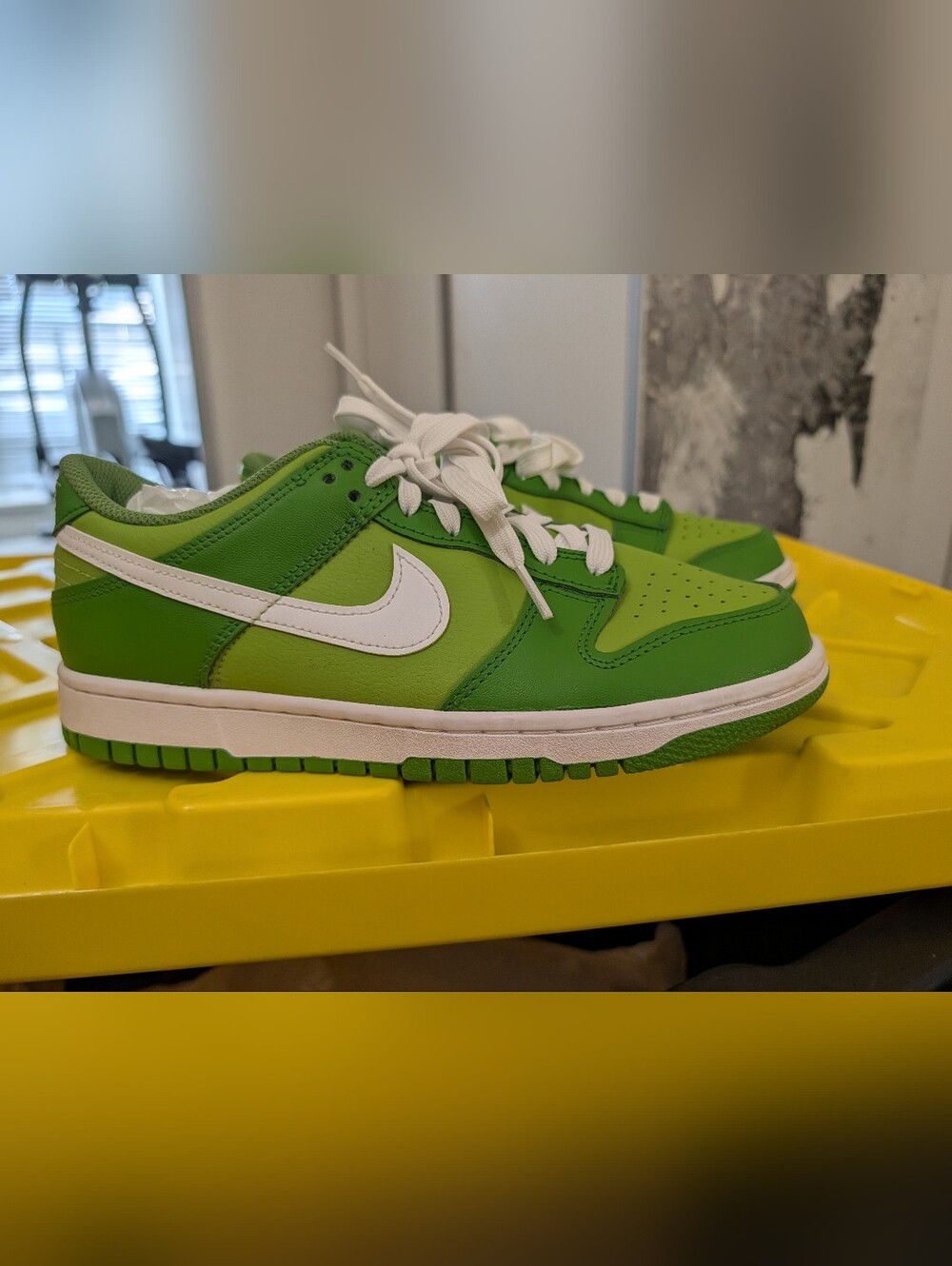 Green Nike Air Force One Low Women's 8.5/Youth 7 Worn Twice